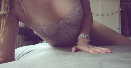 retro onlyfans exclusive selfie