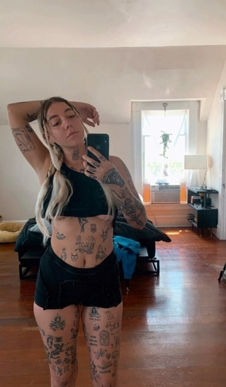 Velvetears nude leak onlyfans