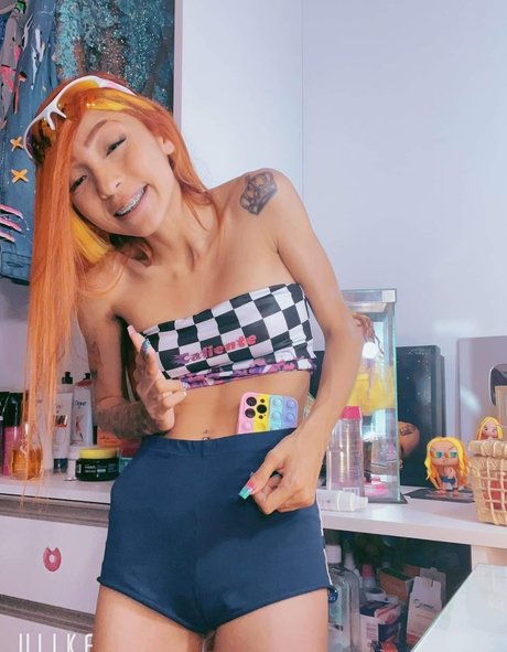 Ruivinha De Marte  candids