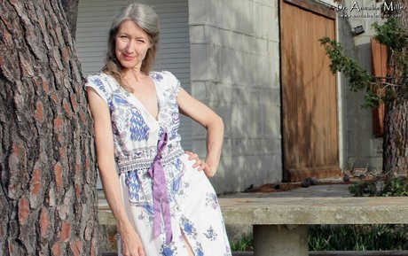 swinger milf onlyfans hot nude self-portrait