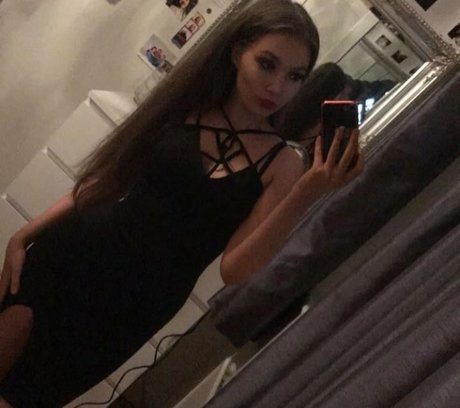 Elise Clayton leaked naked onlyfans