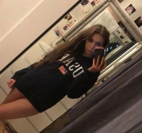 Elise Clayton onlyfans picture