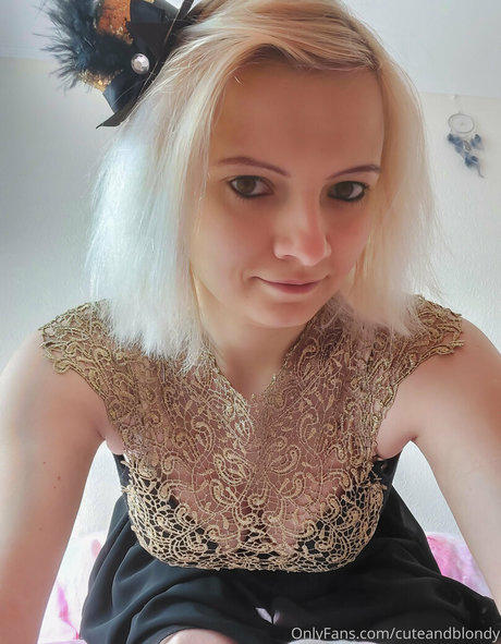cuteandblondy feet onlyfans