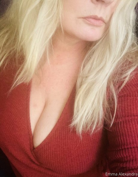 uniquilyyours onlyfans model