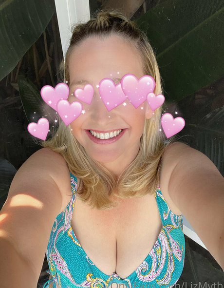 lizmyth onlyfans nude photos