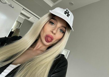 maleficenta69 onlyfans topless