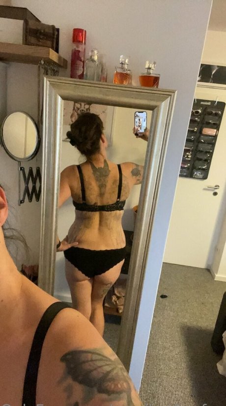 ruralhotfox free onlyfans striptease