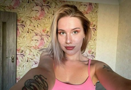 tati blonde ass onlyfans