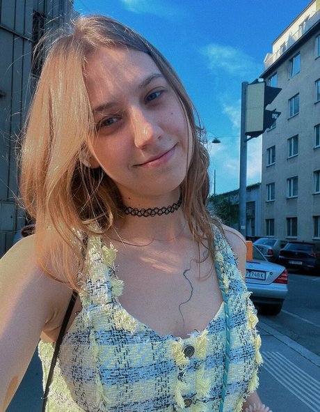 margo leevony onlyfans images