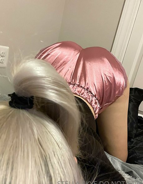 girlfriendstellaskye onlyfans pics