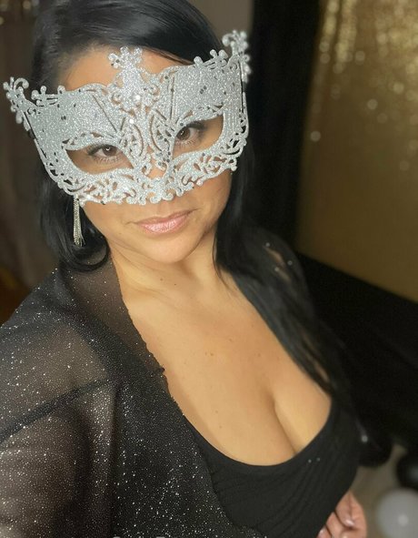 themaskedmrsx onlyfans fuck