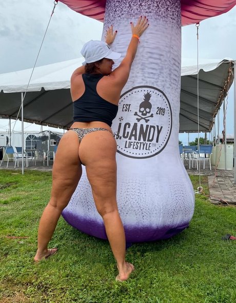 swingerellefree onlyfans nude pics