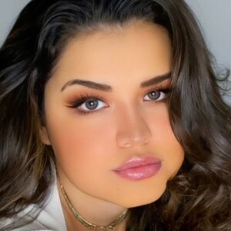 laila gomez  artwork