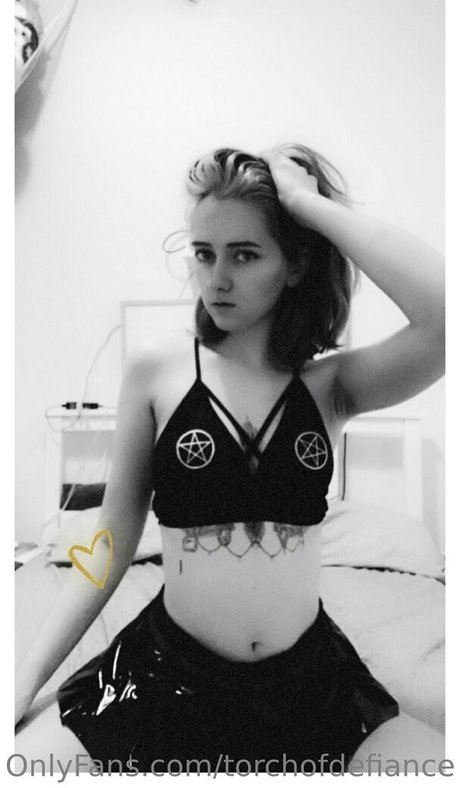 torchofdefiance onlyfans hot