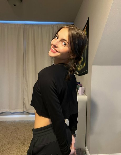 kinsleyalyse is on onlyfans