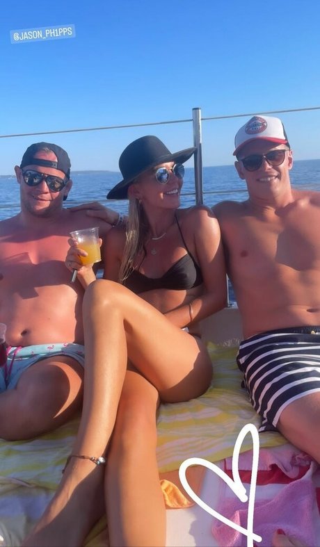 Danni Menzies onlyfans porn free