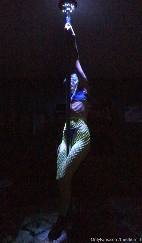 parisbush onlyfans posts