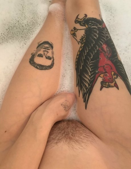 parisbush onlyfans images