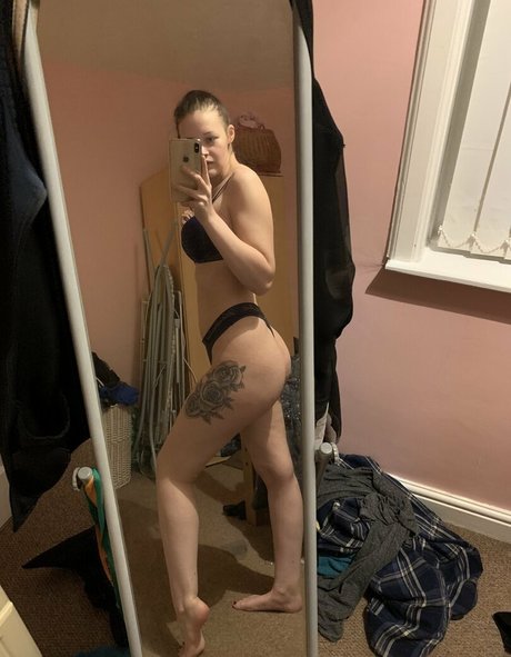 cara99xx nude onlyfans pics