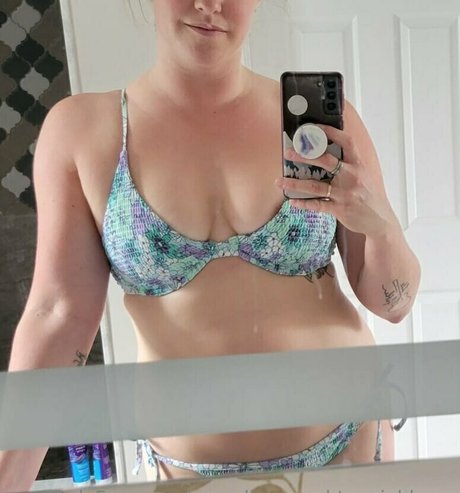 canadiannaughtyneighbour only fans leak nude