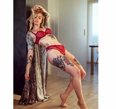 Brokenmirror__ ass onlyfans