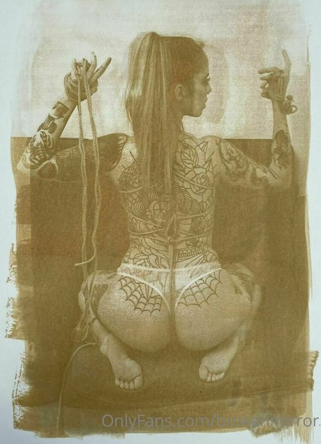 Brokenmirror__ onlyfans