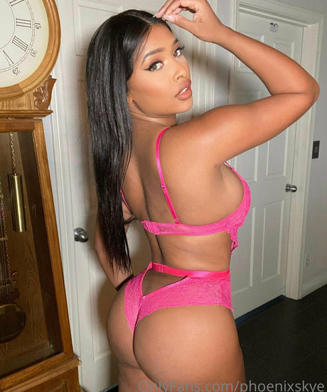 medium tits onlyfans hot naked frame