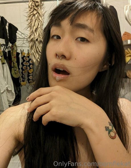 oomfiekat only fans naked
