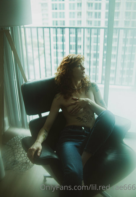 lil red rae666 onlyfans leak naked