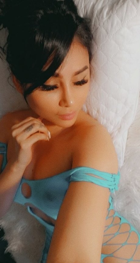 female influencer onlyfans free naked photo