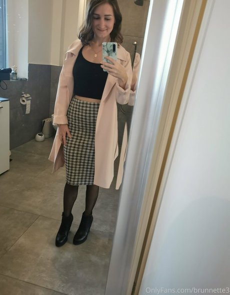brunnette3 onlyfans public photos