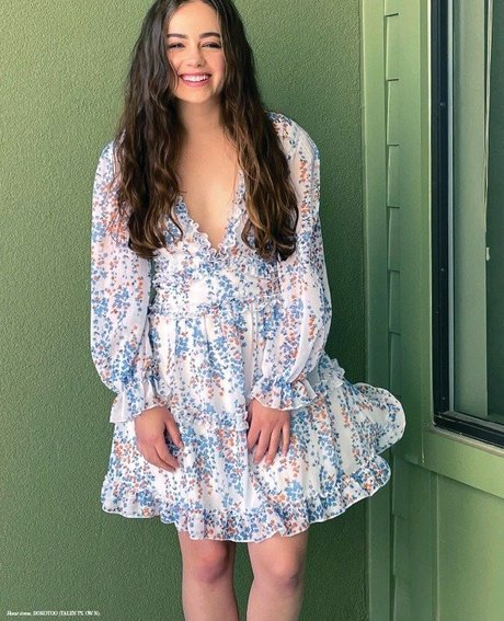 Mary Mouser onlyfans leaka