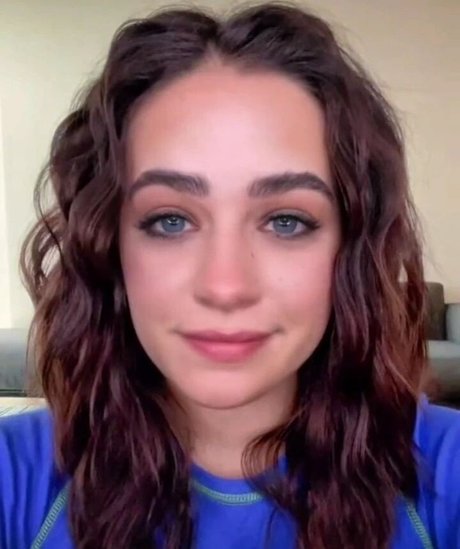 Mary Mouser onlyfans leaked tits