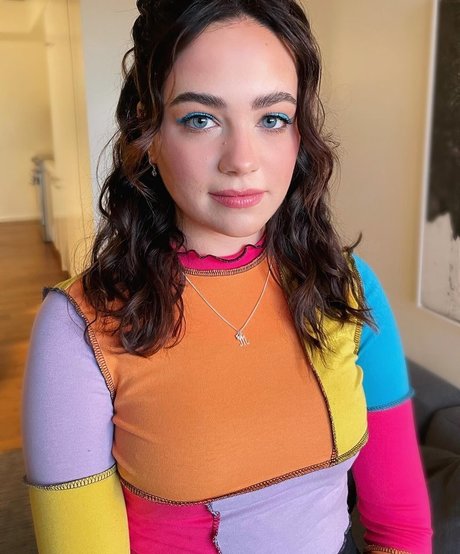Mary Mouser onlyfans sextape leak