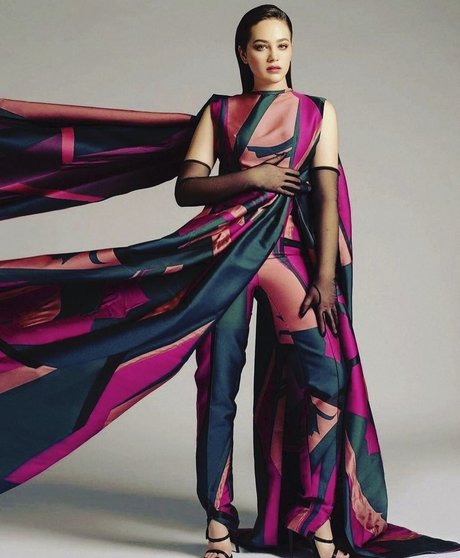 Mary Mouser onlyfans free