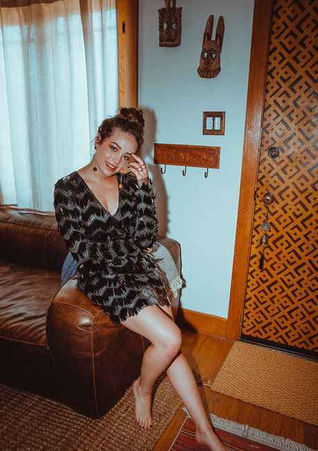 Mary Mouser onlyfans model