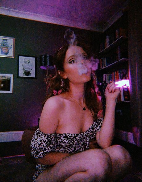 ellahughesvip en onlyfans