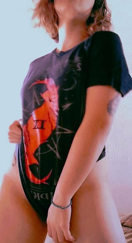 crimson ghoul onlyfans strip tease