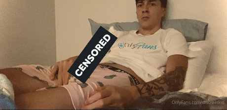 lesbians onlyfans naked negative