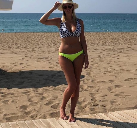 Lorna Gilly onlyfans mega