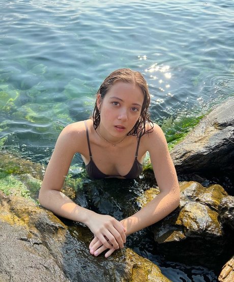 Laufey Lin onlyfans joi