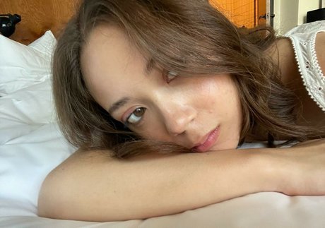 Laufey Lin leaked only fans porn