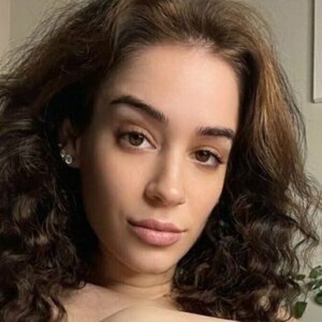 bellabeloved3 Profile image