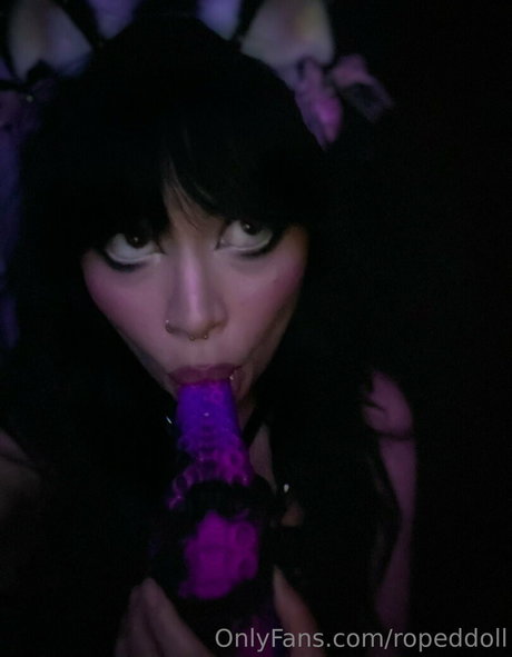 ropeddoll nude only fans leaks