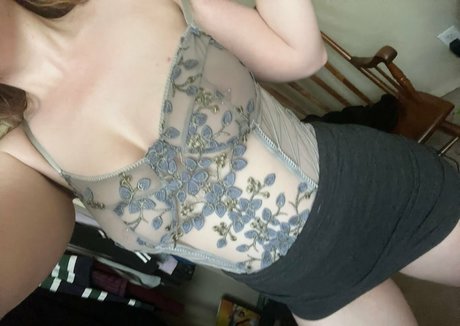 ivypearl42069 onlyfans model