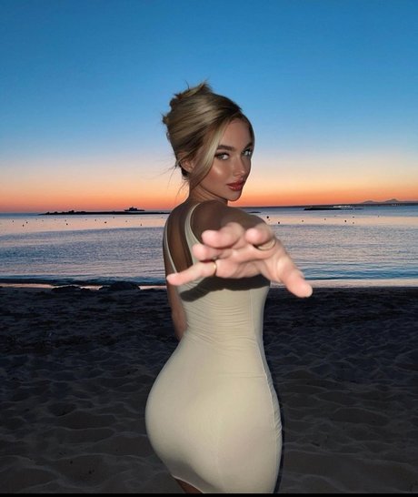 Antonia Freya Lydia onlyfans sex tape