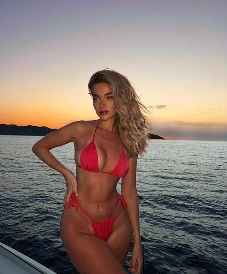 Antonia Freya Lydia onlyfans post