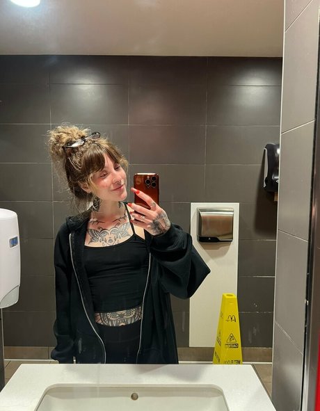 Awlivv onlyfans leaks naked