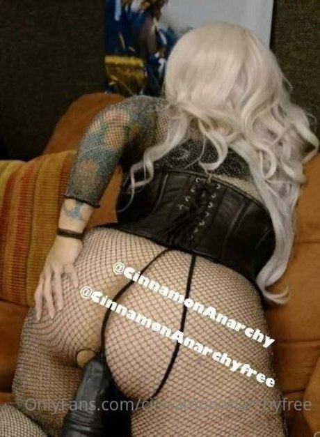 cinnamonanarchyfree nude only fans