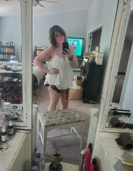 bee88i onlyfans strip